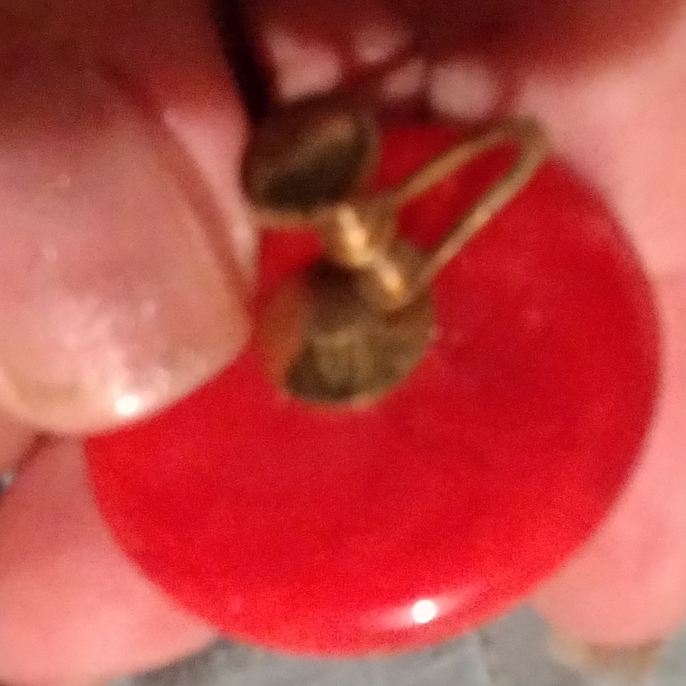 Beautiful vintage red stone clip on earrings - Picture 5 of 7